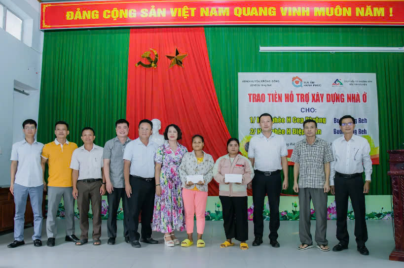 500 MILLION VND DONATED TO CONSTRUCT HOMES FOR UNDERPRIVILEGED FAMILIES IN REMOTE KRONG BONG DISTRICT