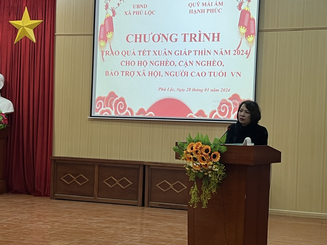 TRAO QUÀ TẾT TAỊ XÃ PHÚ LỘC, HUYỆN PHÙ NINH, TỈNH PHÚ THỌ