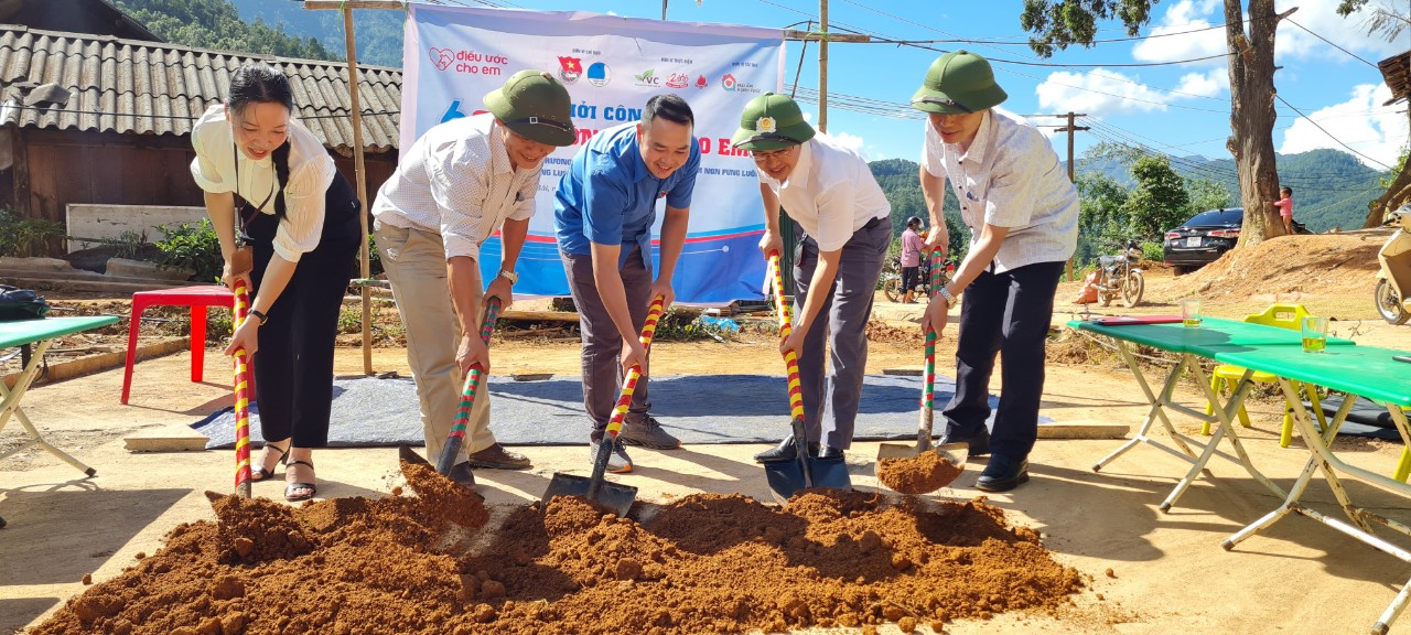 KHỞI CÔNG XÂY DỰNG ĐIỂM TRƯỜNG NÀ HÁNG TỦA CHỬ - TỈNH YÊN BÁI