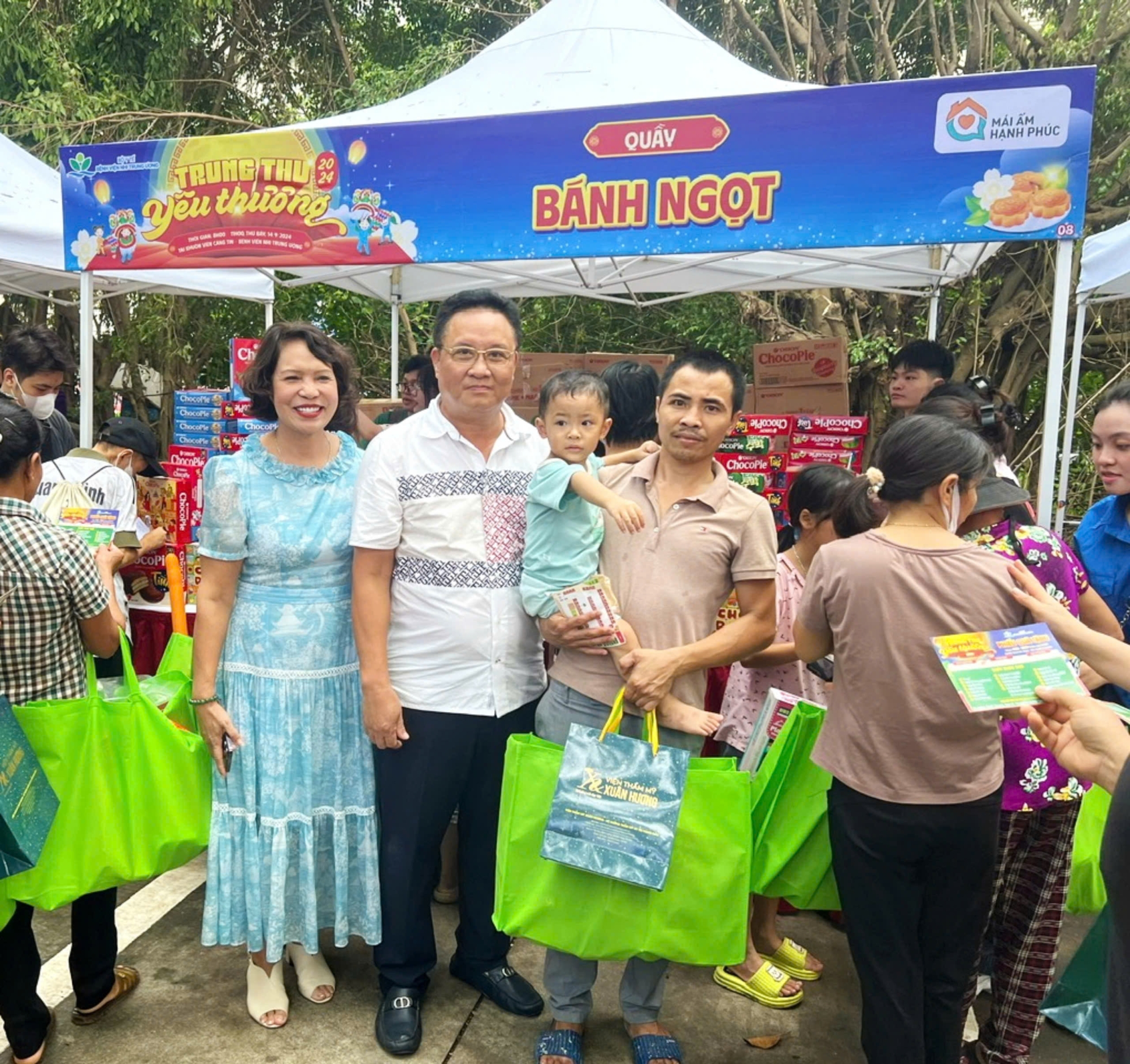 THAM GIA TỔ CHỨC VUI TẾT TRUNG THU CHO TRẺ EM ĐANG ĐIỀU TRỊ TẠI BỆNH VIỆN NHI TRUNG ƯƠNG